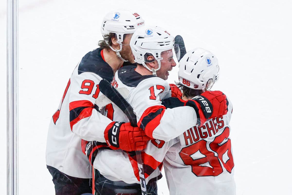 Šimon Nemec opäť žiari: Nezastaviteľný výkon v NHL