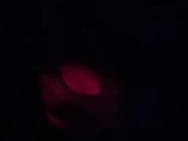 Ženy na TikToku objavili bizarnú 'superschopnosť': Prsníky svietia v tme