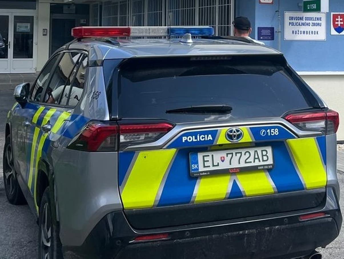 Nebezpečná jazda: Vodič šoféroval pod vplyvom drog a bez pásu