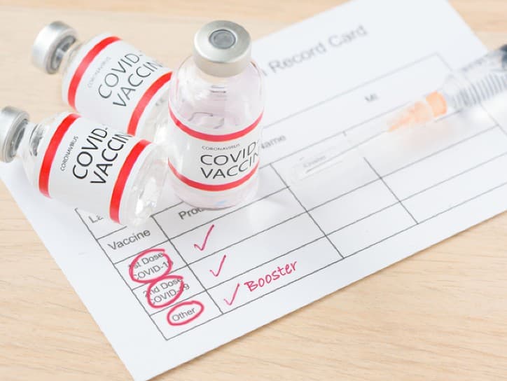 Nová štúdia: Po booster dávke proti COVID-19 vzrastá riziko pásového oparu