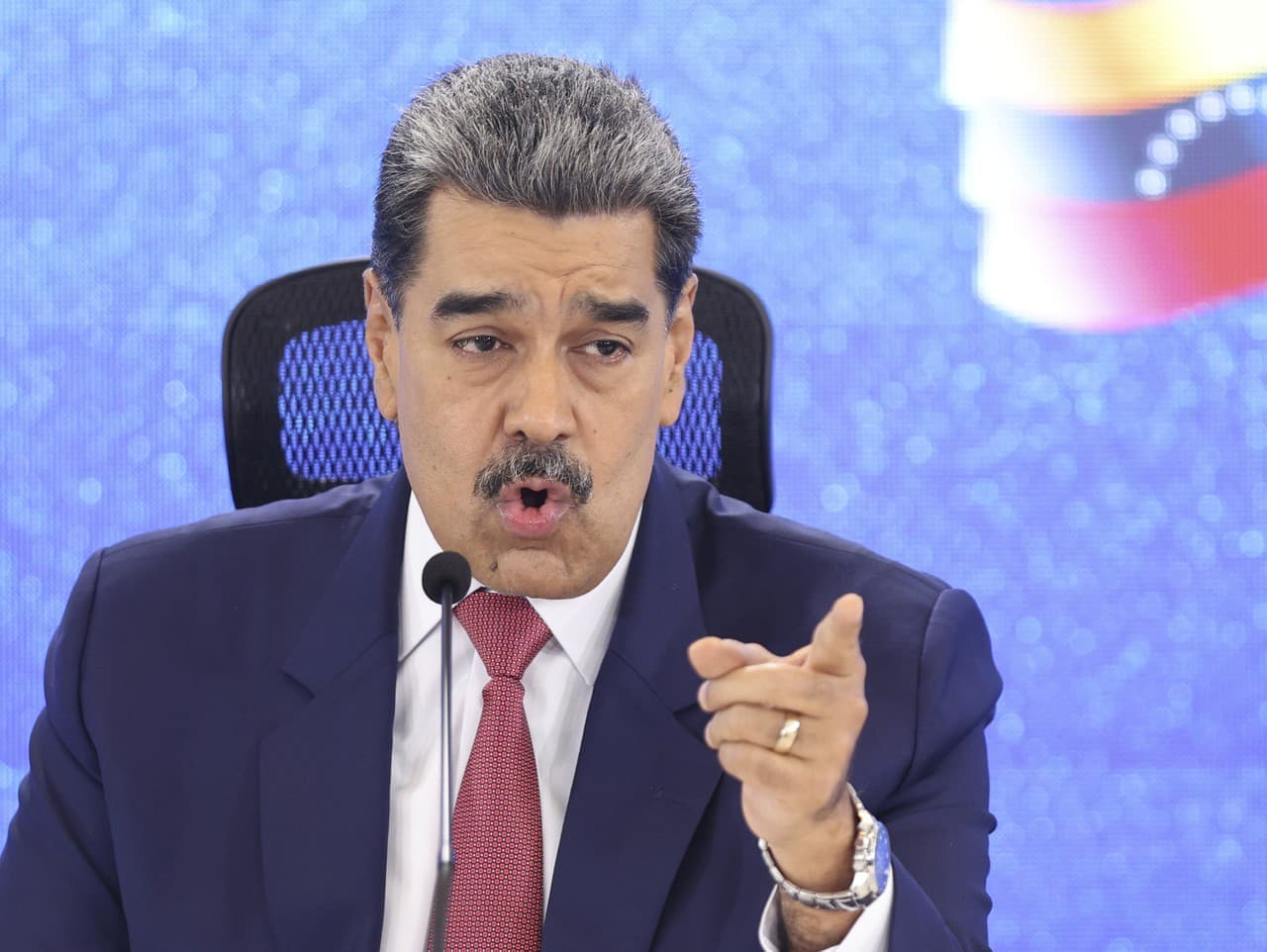Maduro žiada Rusko, Čínu a Irán o vojenskú pomoc pred hrozbou USA