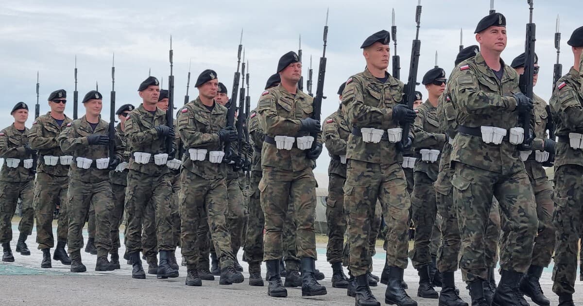 Poľská vláda rozosiela krízové príručky domácnostiam