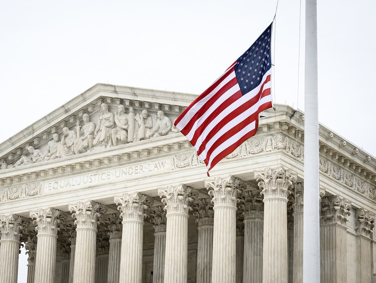 Najvyšší súd USA pozastavil obnovenie potravinových dávok počas shutdownu