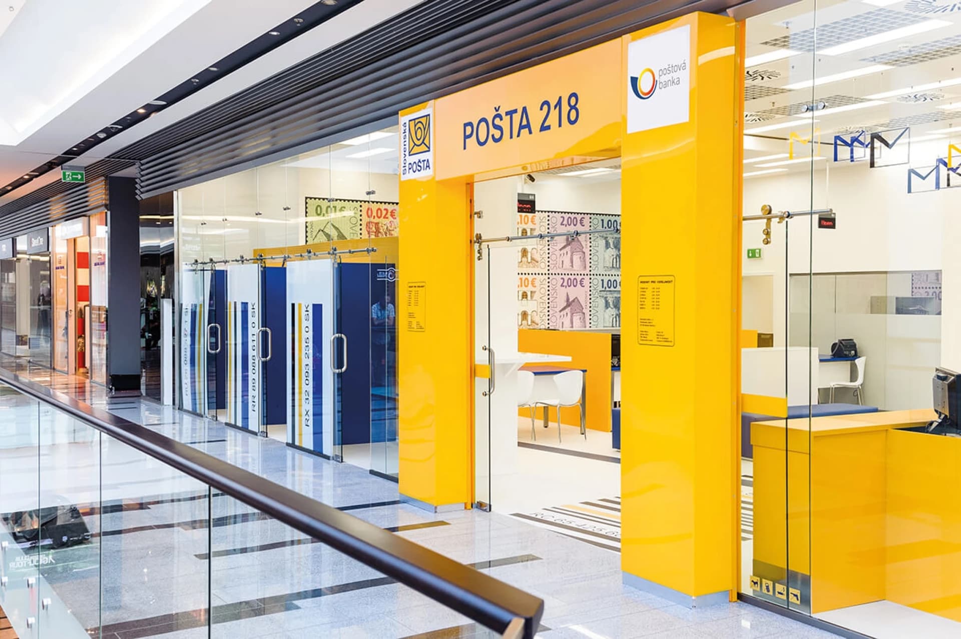 Pozor na vianočné podvody: SMS správy o doplatku poštovného