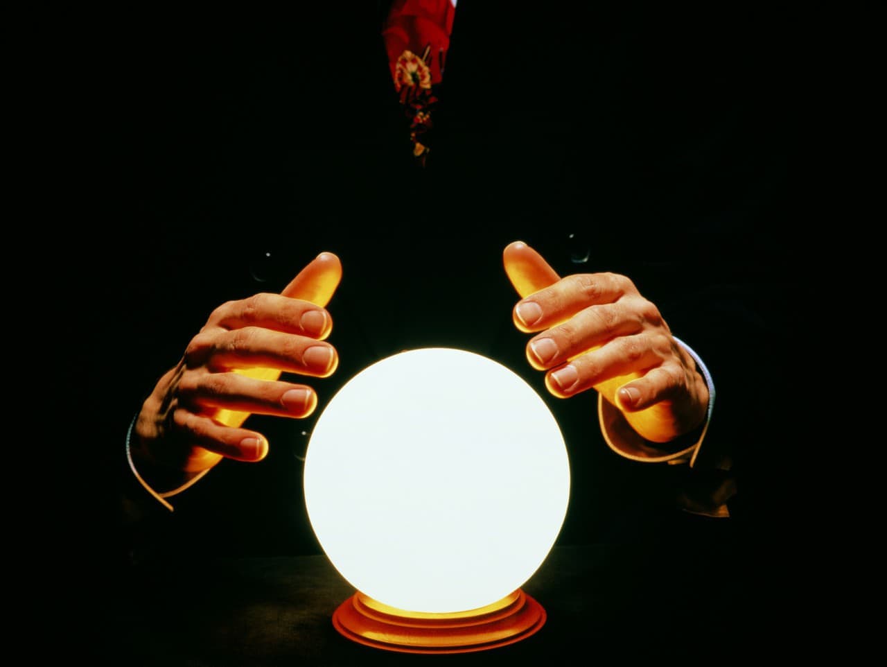 Polícia v Turecku rozbila podvodný gang veštcov, zadržala 62 osôb