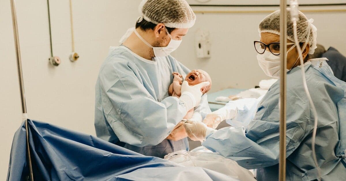 Humor v pôrodnici: Najlepšie hlášky z Banskej Bystrice