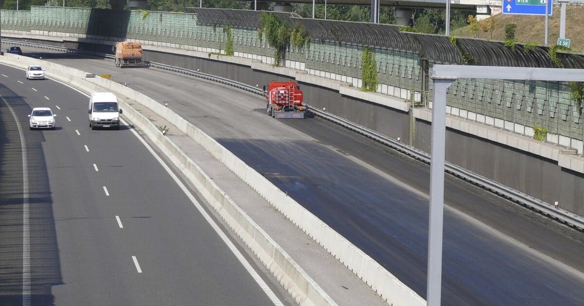 Slováci aj cudzincami podporili predaj diaľničných známok