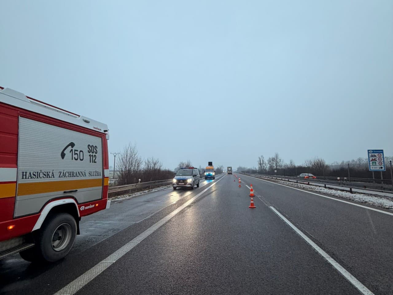 Diaľnica D2 do Česka prejazdná len v jednom pruhu