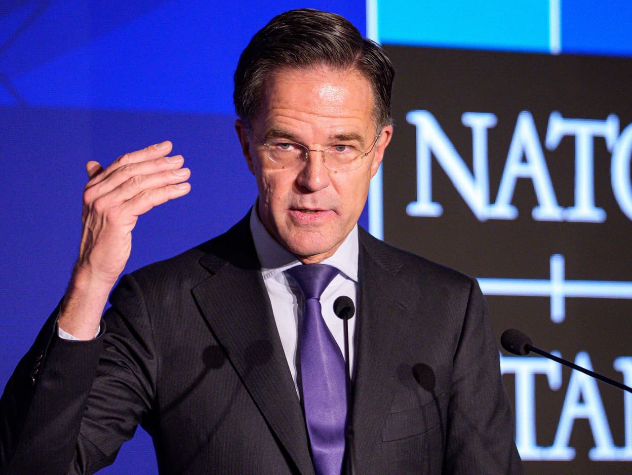 Rutte: NATO musí jasnejšie prezentovať svoju obrannú silu