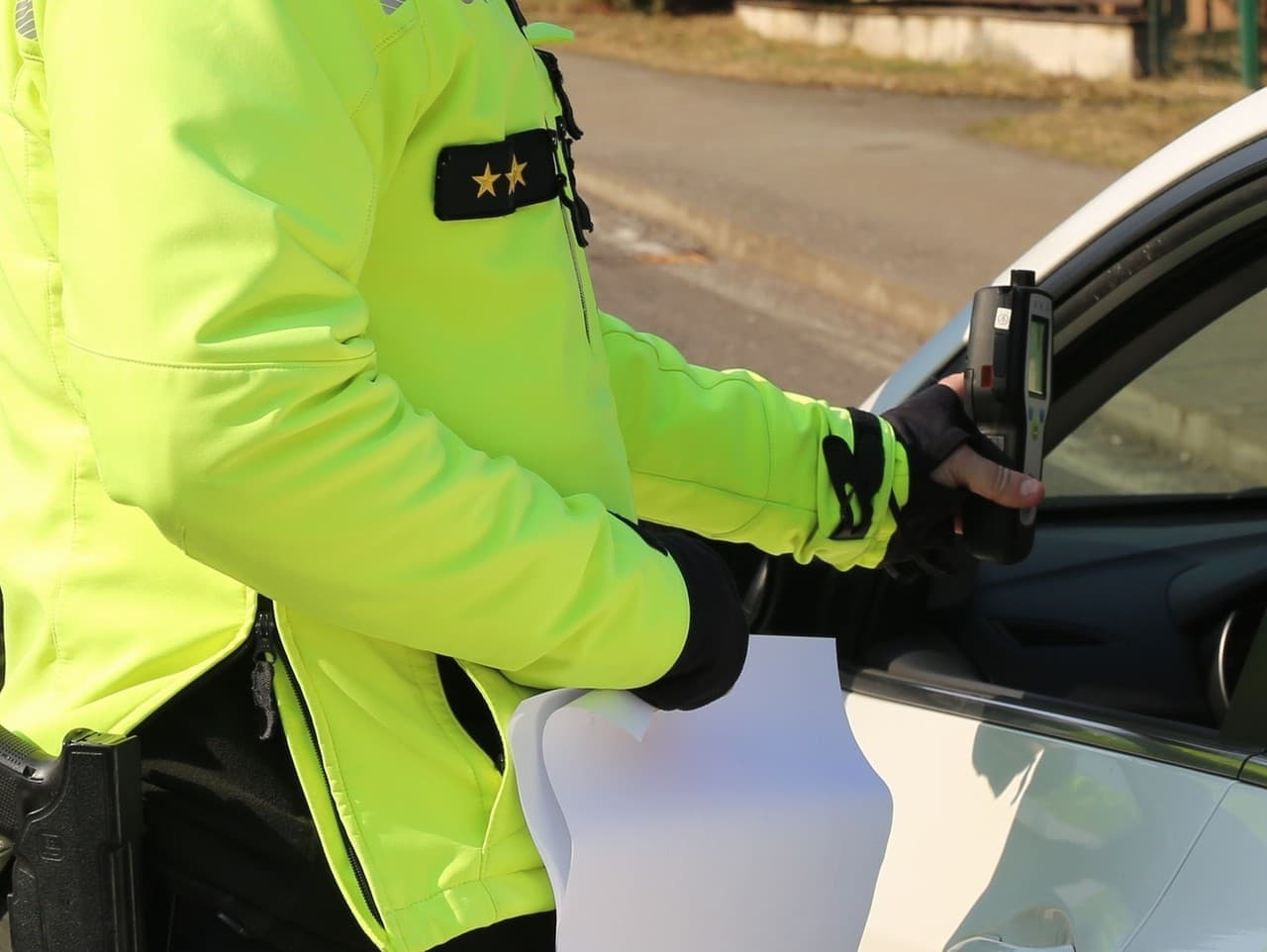 Na križovatke zaspal opitý vodič: Policajti v šoku