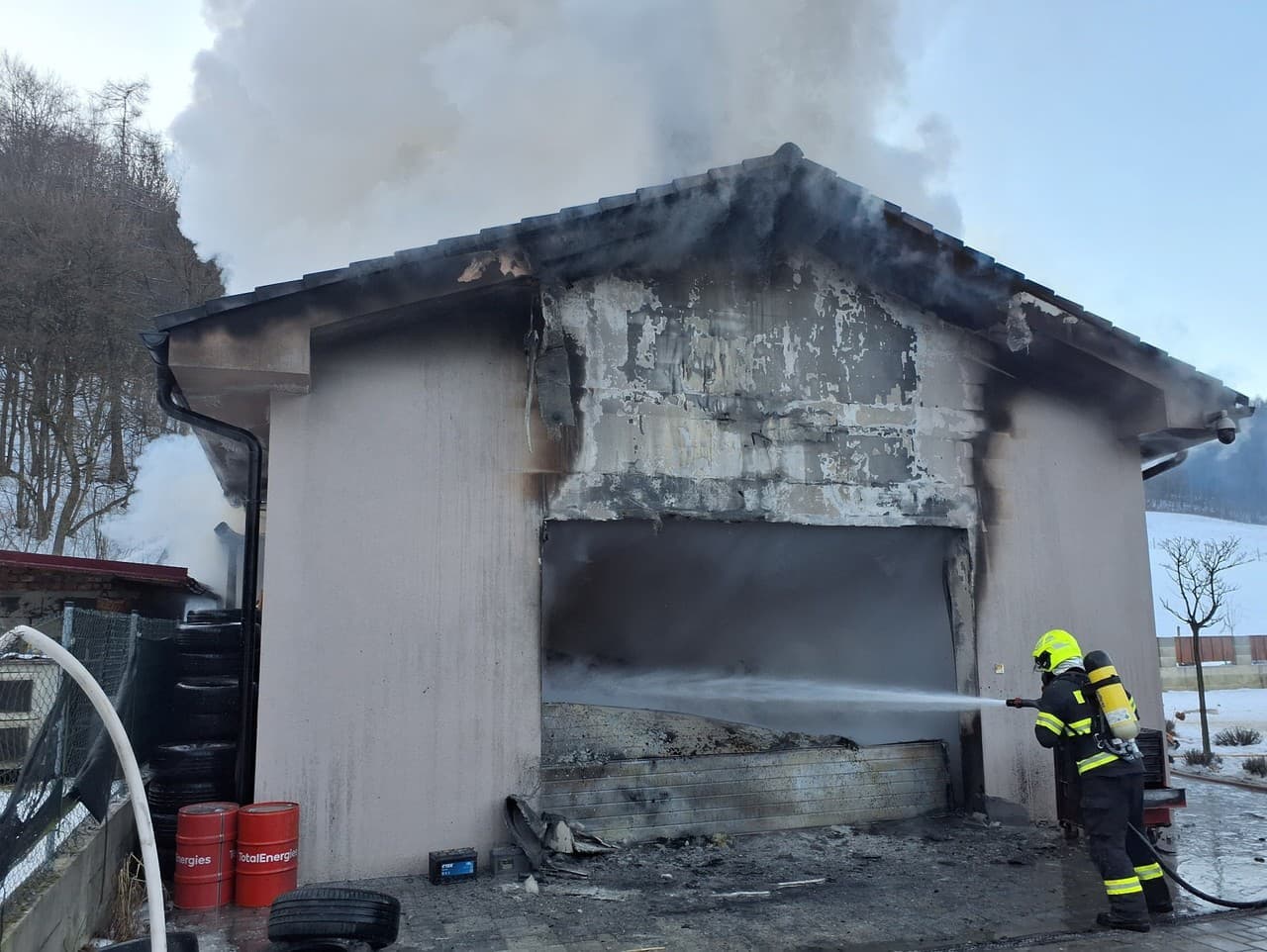 Požiar v Beluši spôsobil škodu 100-tisíc eur