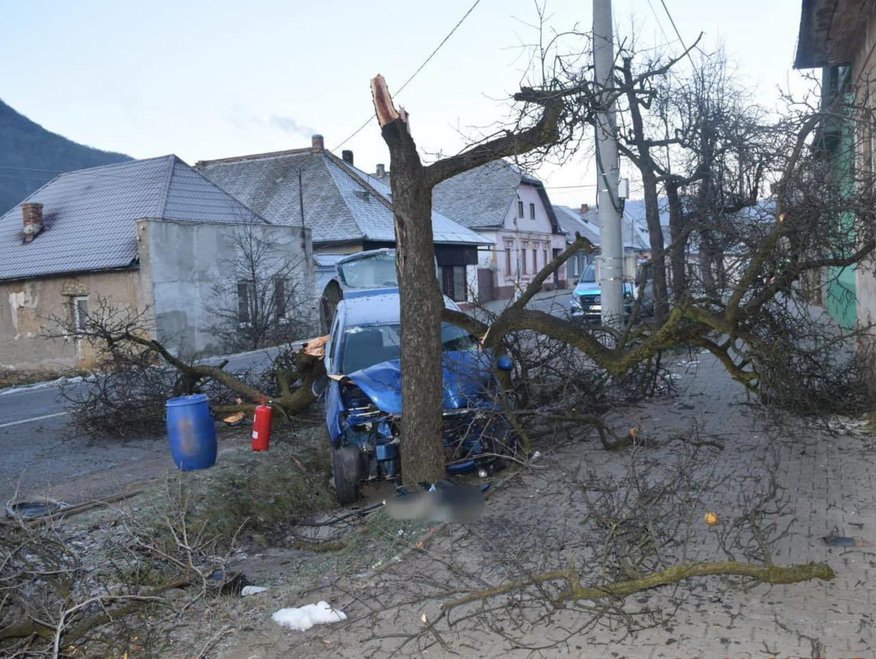 Vodička v Jelšave havarovala, auto skončilo na šrote