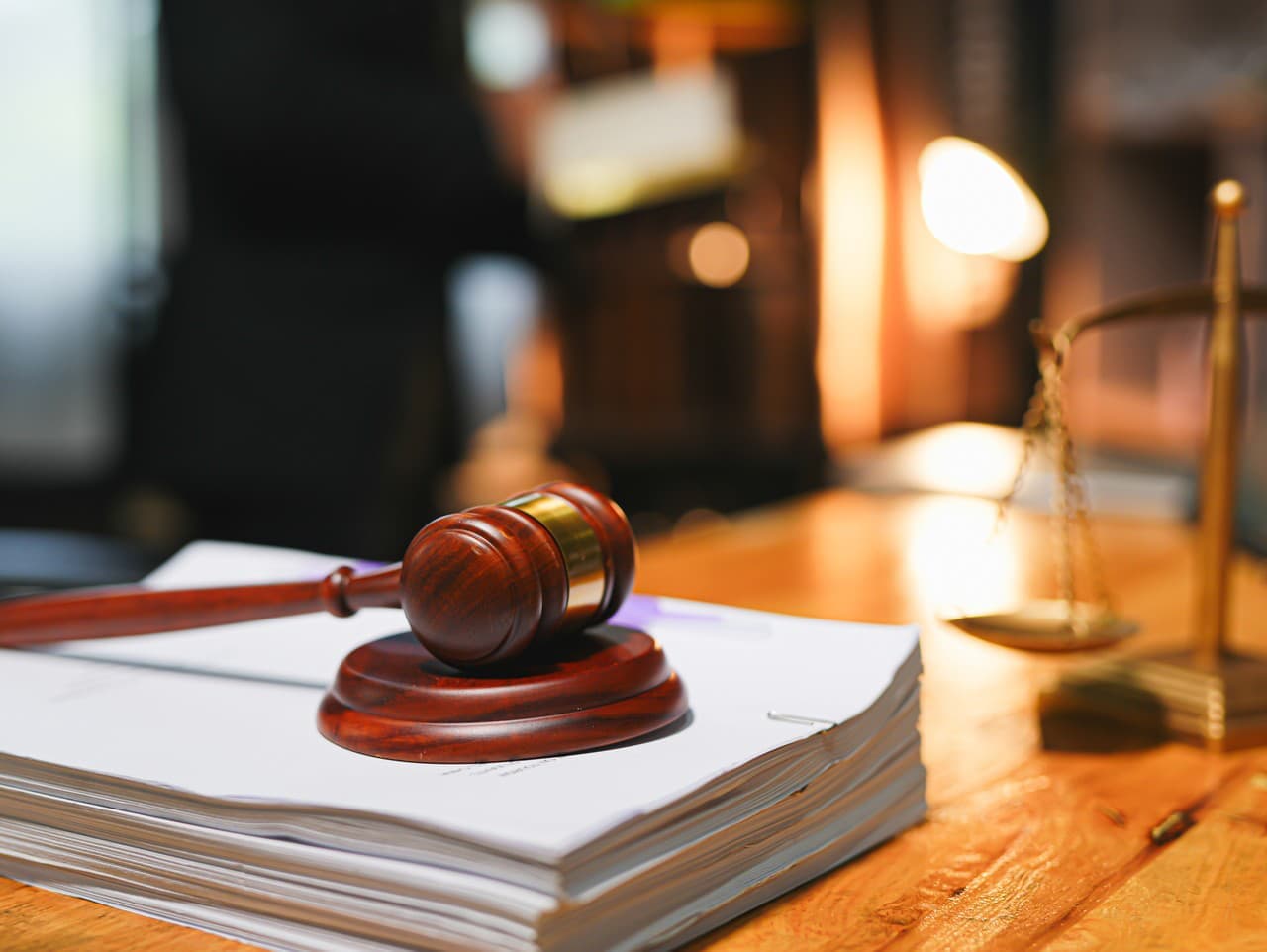 Mladík obžalovaný z terorizmu a pokusu o vraždu v Brne