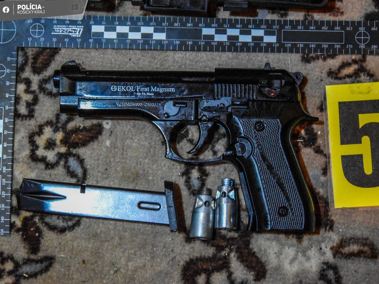 Polícia obvinila 65-ročného muža za nelegálne zbrane v Trebišove