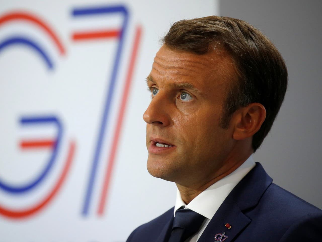 Macron vyzval na zastavenie ofenzívy v Libanone a útokov Hizballáhu