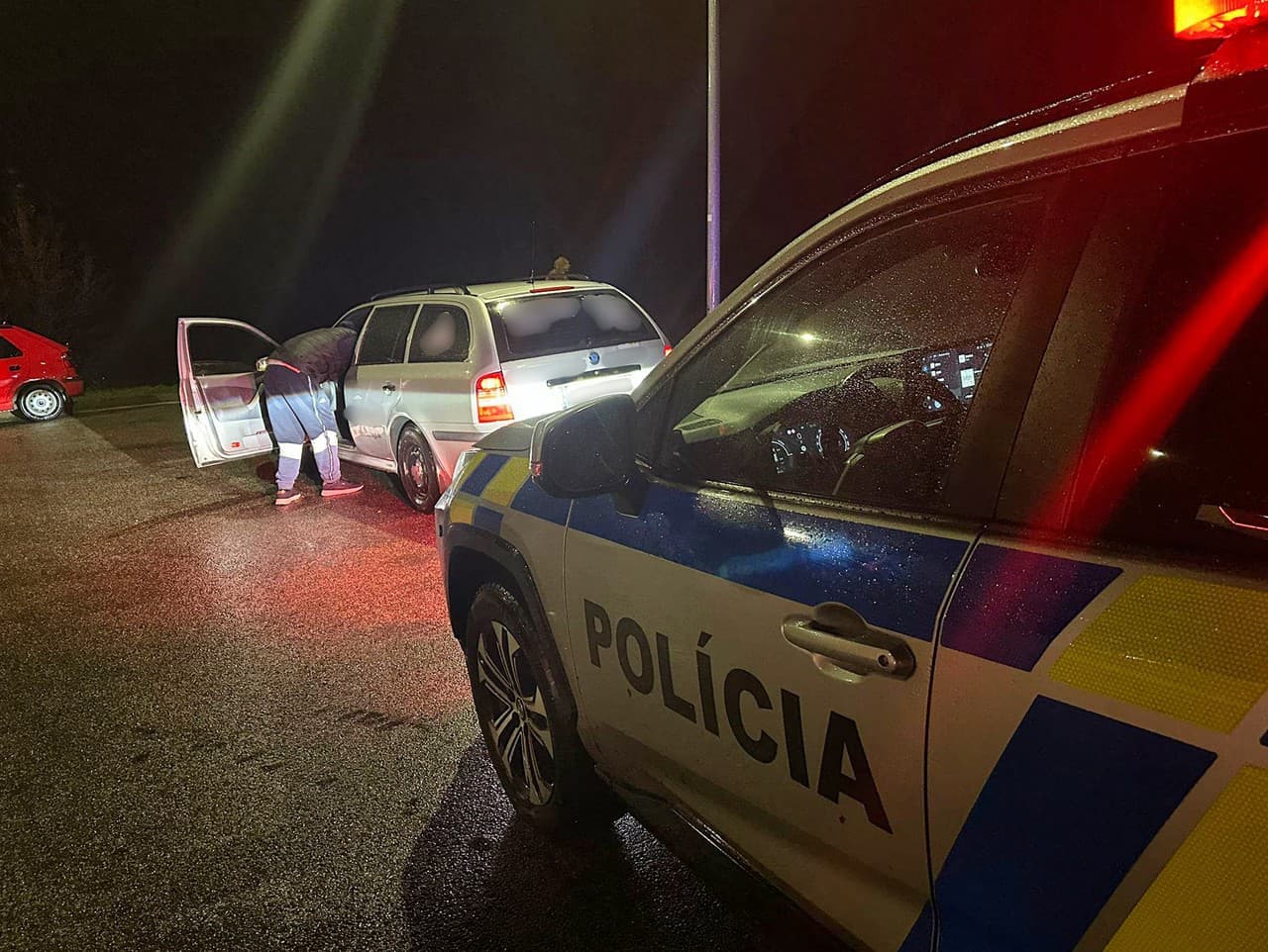 Vodič jazdil pod vplyvom piatich drog a so zákazom činnosti