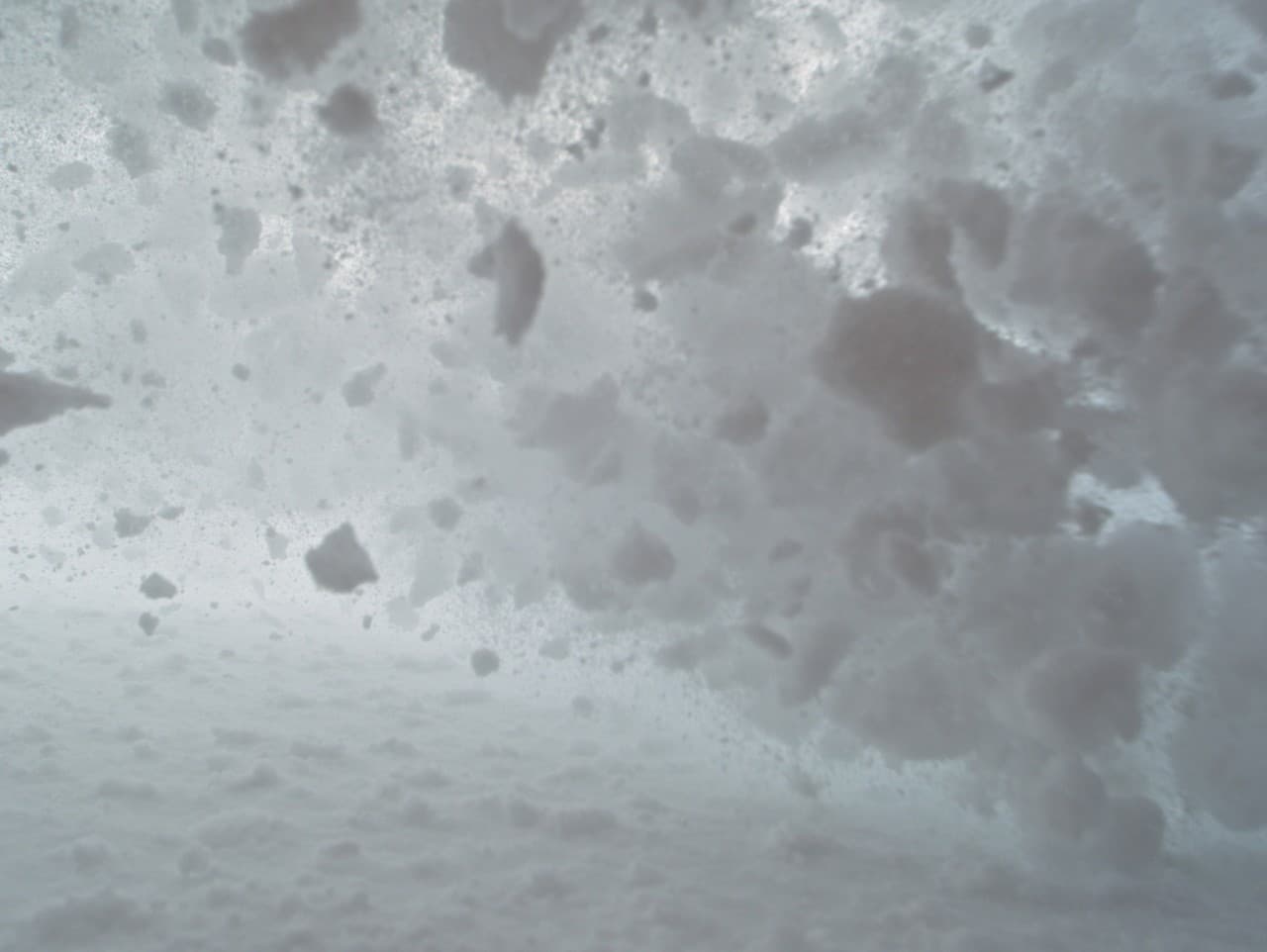 V Tatrách spadla menšia lavína, záchranári prehľadali miesto incidentu