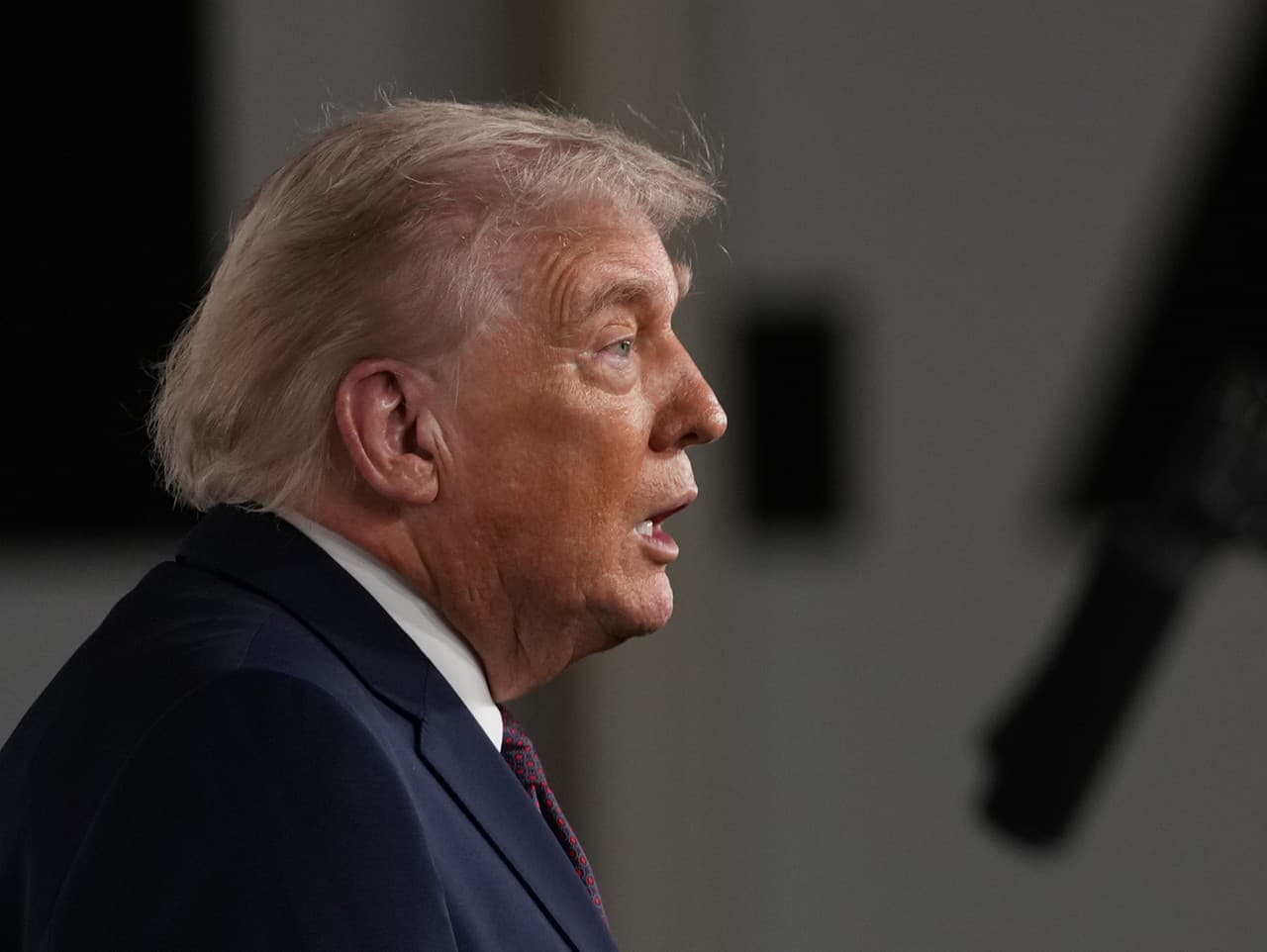 Trump hrozí Kanade vysokými clami a zrušením licencie Bombardieru