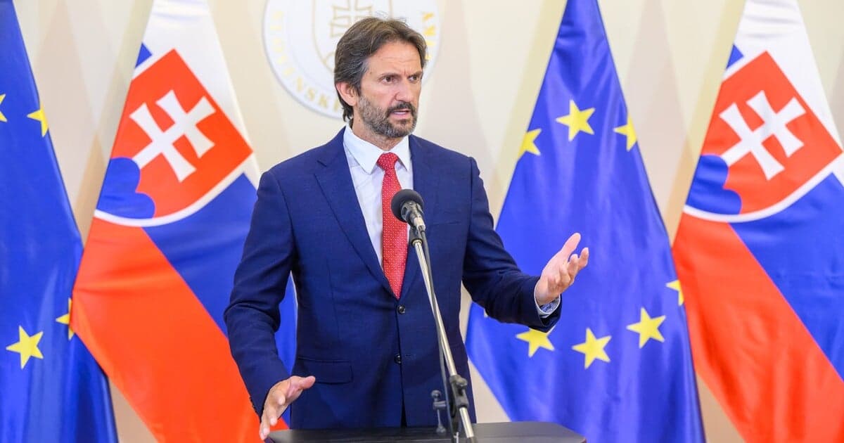 Kaliňák priznal zárobok takmer 800-tisíc, vilu opäť vynechal