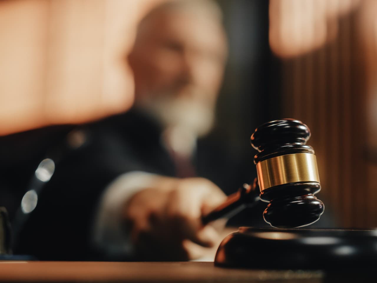 Britský súd poslal sexuálneho predátora na doživotie, obetí môže byť stovky