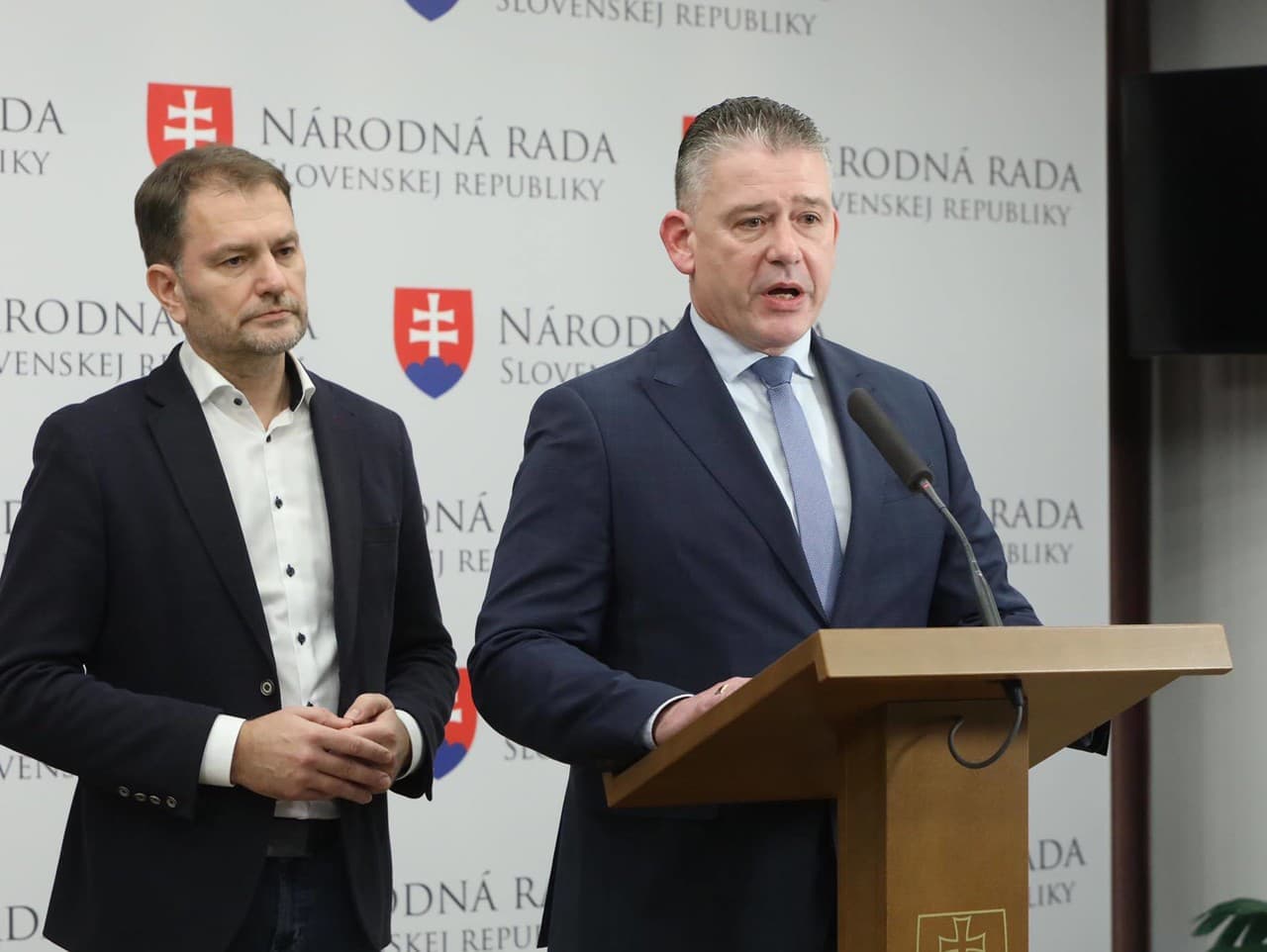 Hnutie Slovensko obviňuje Fica z nezákonného získania dokumentov