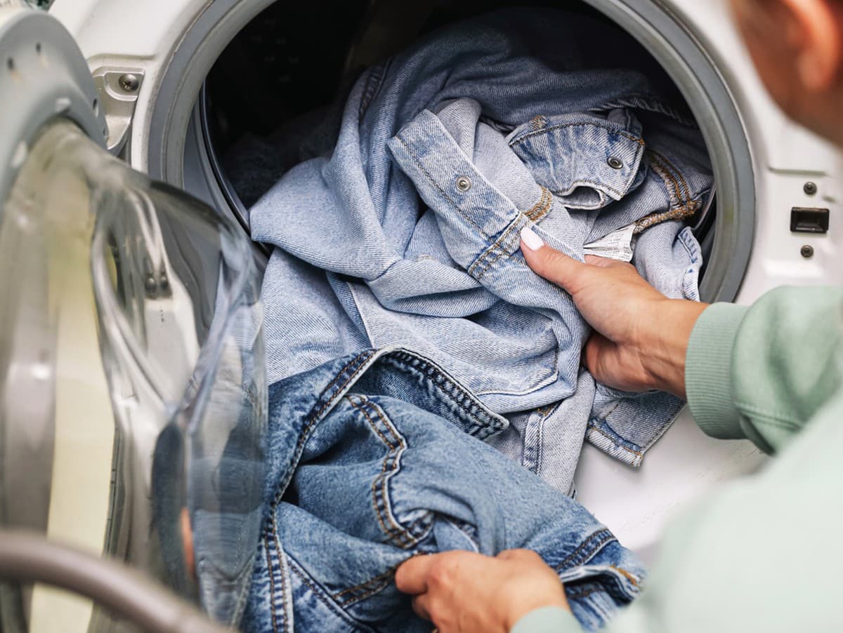 Tipy na pranie riflí: Ako ich udržať ako nové