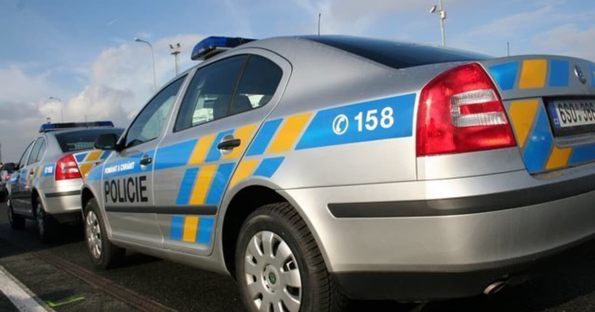 Bizarre incident in Brno café: Woman locked herself in men's restroom