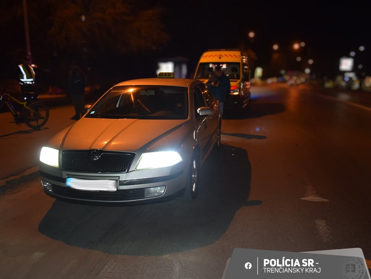Cyklista s takmer tromi promile narazil do auta v Dubnici nad Váhom