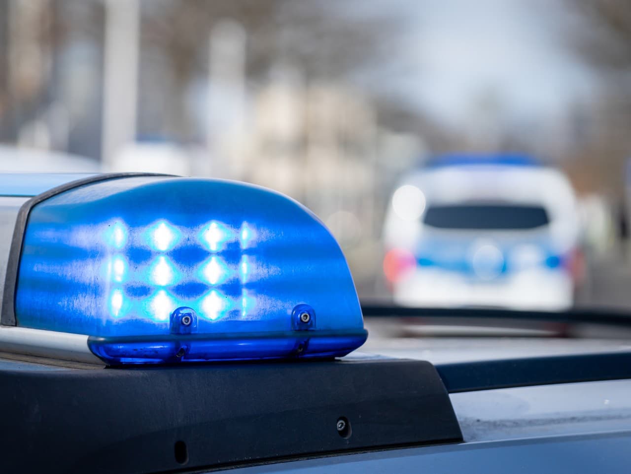 Streľba v Kolíne: Dvaja muži vážne zranení, páchateľa zadržali