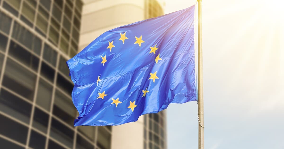 Súdny dvor EÚ: Manželstvá párov rovnakého pohlavia musia byť uznávané