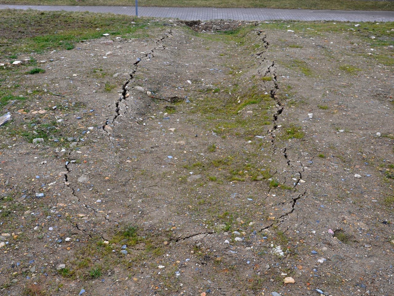 Zosuv pôdy v Indonézii si vyžiadal životy a desiatky nezvestných