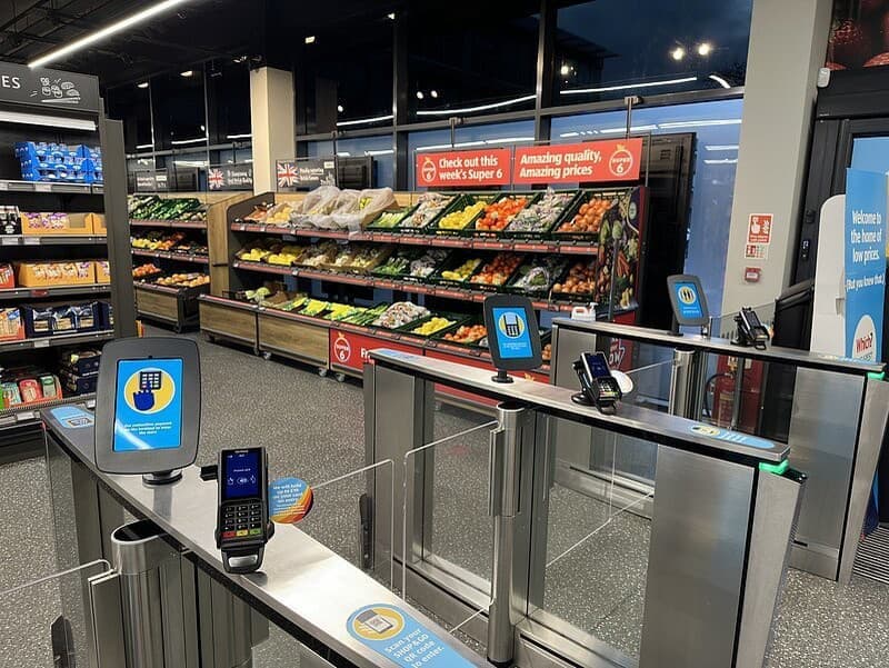 Aldi zavádza poplatok za vstup do predajne: Nový kontroverzný krok