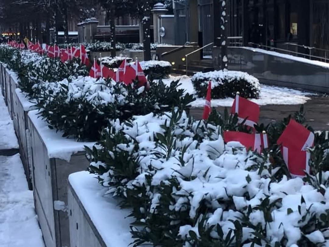 Dánski veteráni kritizujú USA za odstránenie vlajok na počesť padlých vojakov