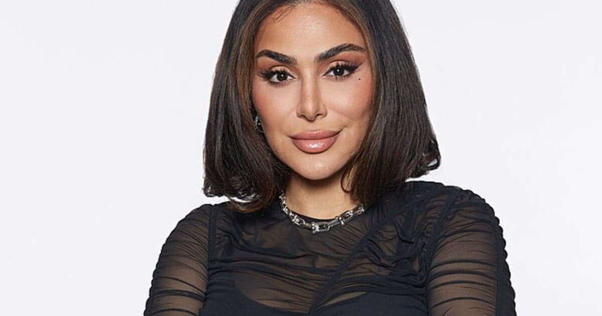 Huda Beauty pod paľbou kritiky: Ľudia pália produkty a odchádzajú