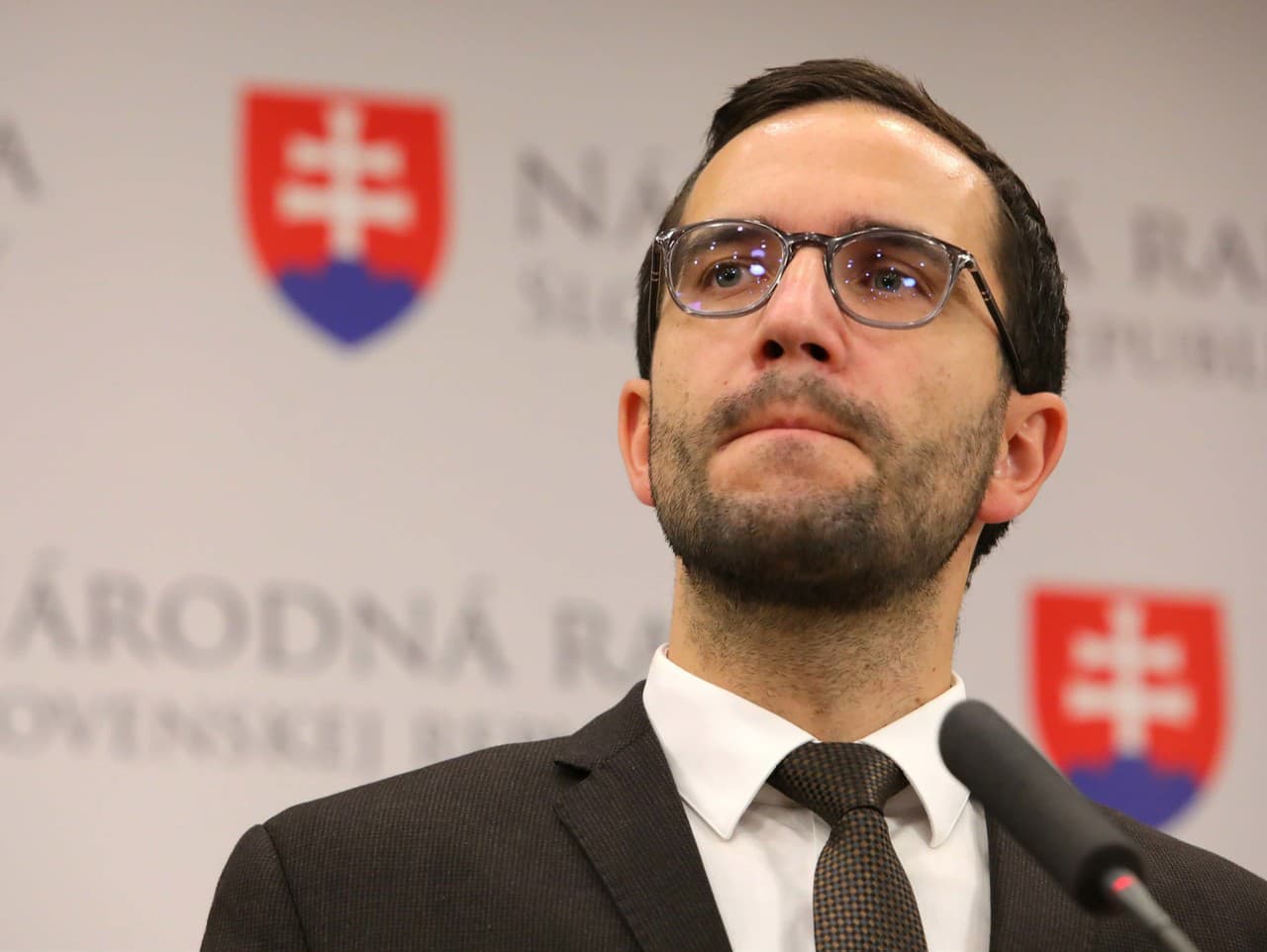 Hnutie Slovensko vyzvalo koaličných politikov na povalenie vlády