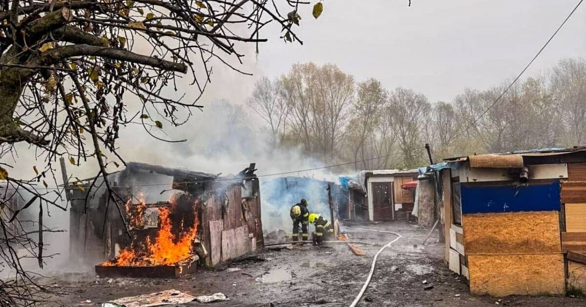 Tragédia na Luníku IX: Požiar chatrče si vyžiadal životy dvoch detí