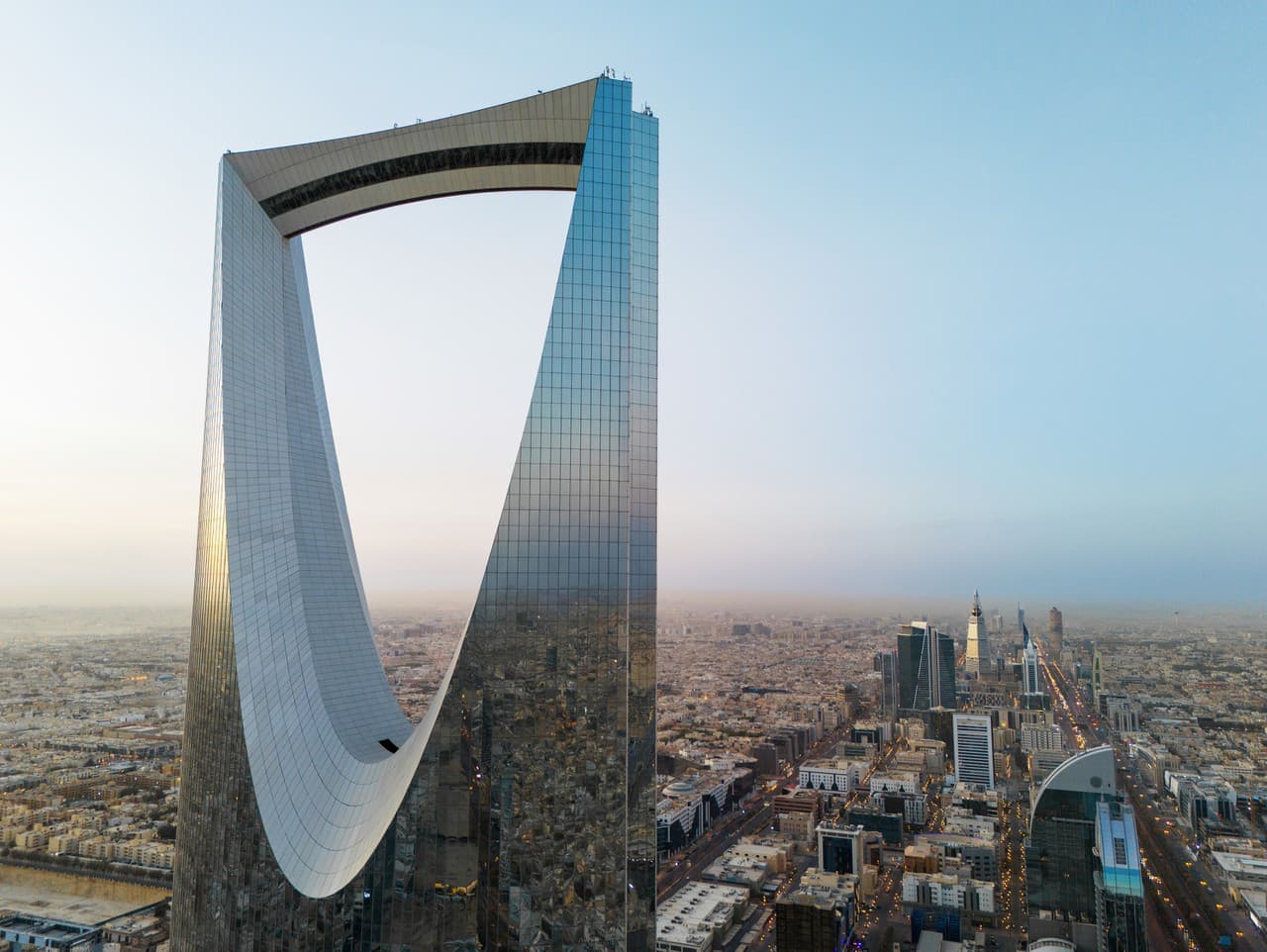 Irán zasahuje: Saudská Arábia reaguje na útoky na Rijád