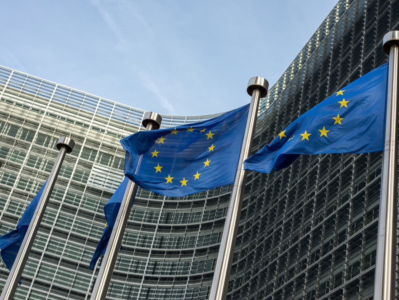 Europarlament schválil nové pravidlá na ochranu dovolenkárov