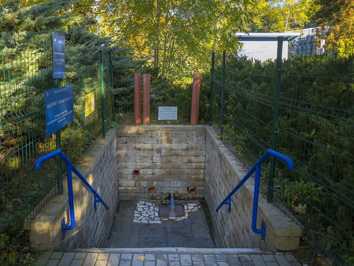 Uzavretie obľúbeného minerálneho prameňa v Lipovciach vyvoláva protesty