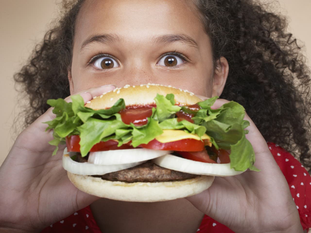 Rastú vegetariánske a vegánske deti pomalšie? Nová štúdia to vyvracia