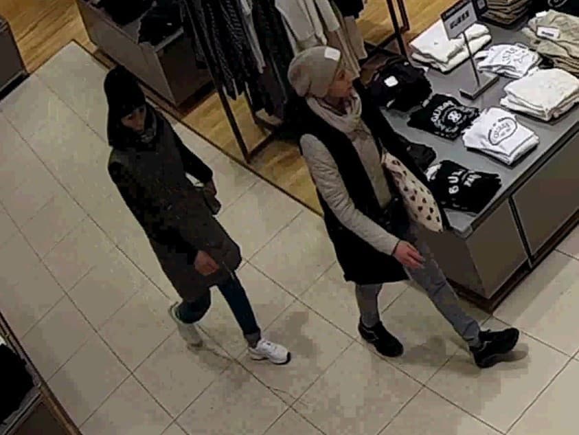 Polícia hľadá páchateľa, ktorý odcudzil bankomatovú kartu