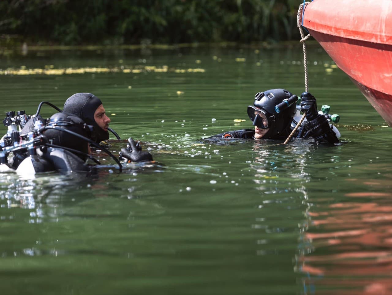 Tragédia na Dalešickej priehrade: Policajný potápač sa nenašiel