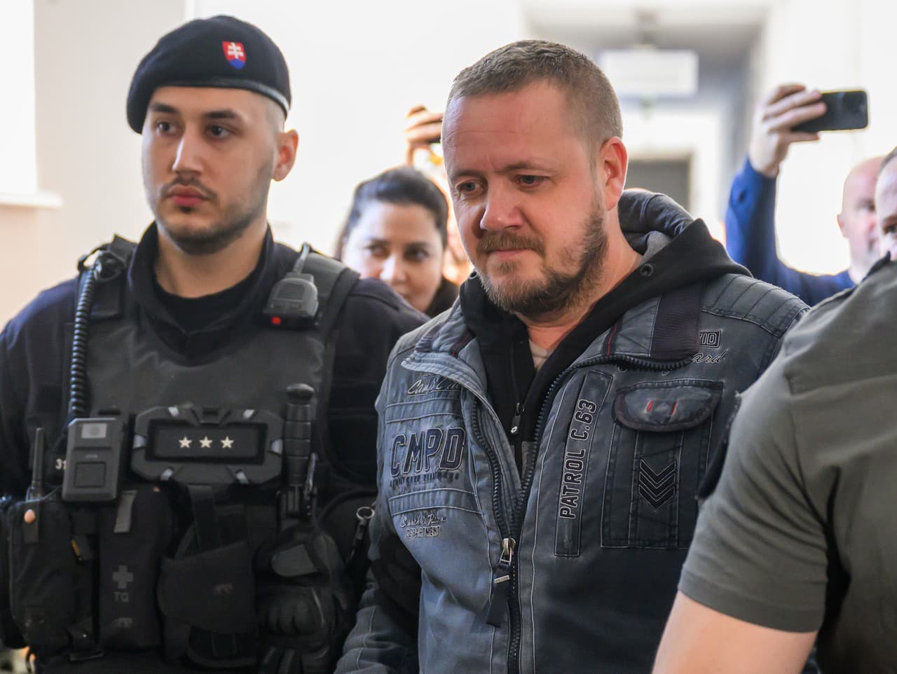 Policajti Čurilla a Ďurka prepustení na slobodu