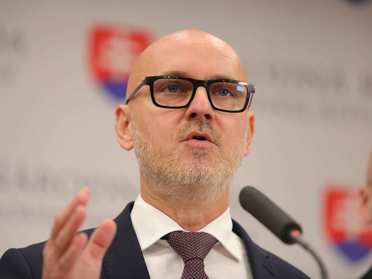 Gröhling: Národná rada by mala byť miestom argumentov, nie divadla