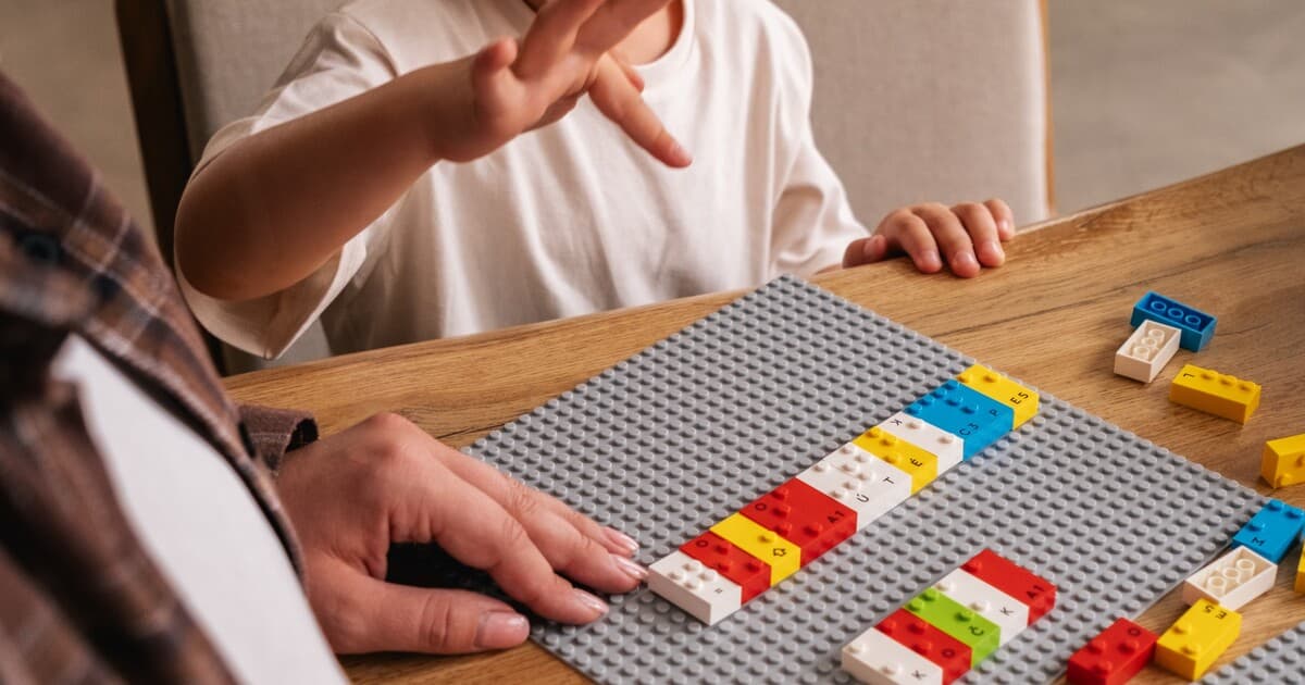 Nové pravidlá priezvisk detí od januára 2026