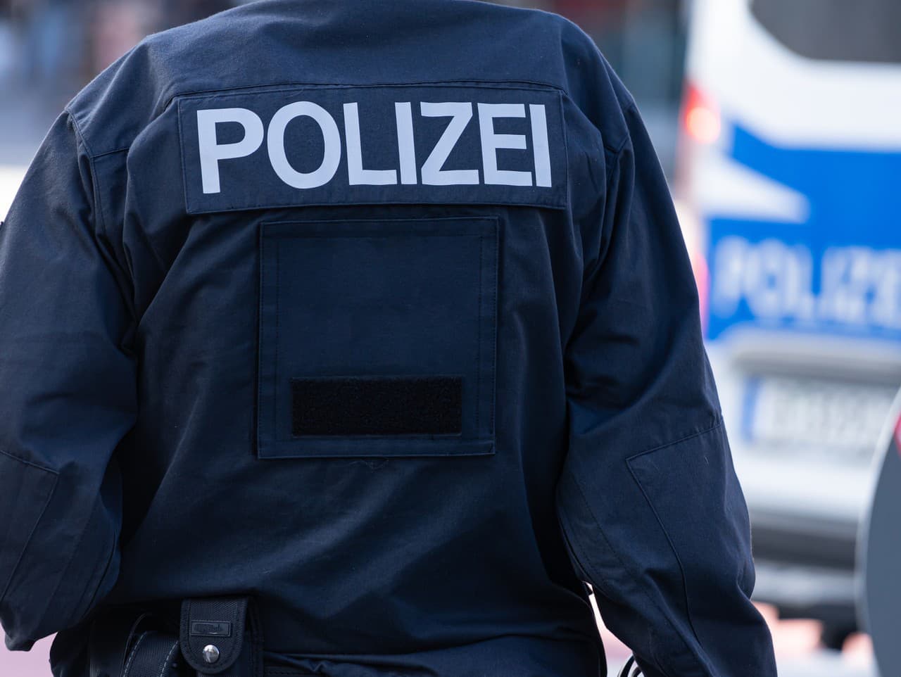 Berlín čelí hrozbám útokov: Polícia posilňuje prítomnosť v školách