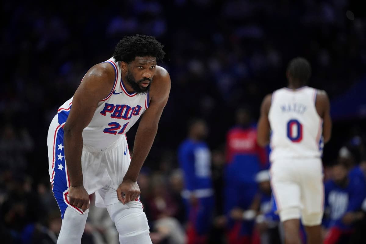Joel Embiid opäť pokutovaný za obscénne gesto