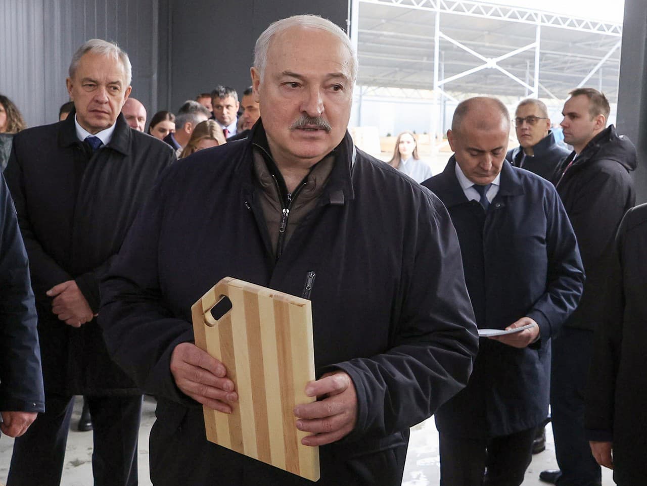 Litva uzavrela hranicu, Lukašenko pohrozil konfiskáciou kamiónov