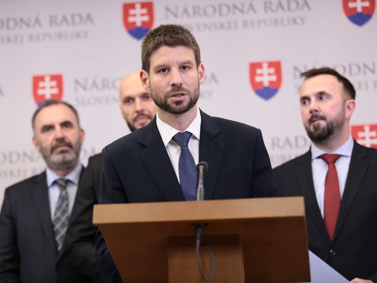 PS kritizuje neúčasť Slovenska na samite: Fico je zodpovedný za izoláciu