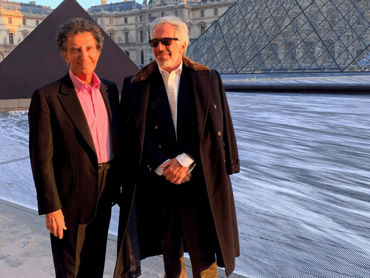 Vyšetrovanie francúzskeho exministra kultúry Langa pre jeho kontakty s Epsteinom